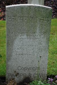 Etaples Military Cemetery - Girvar Singh, 